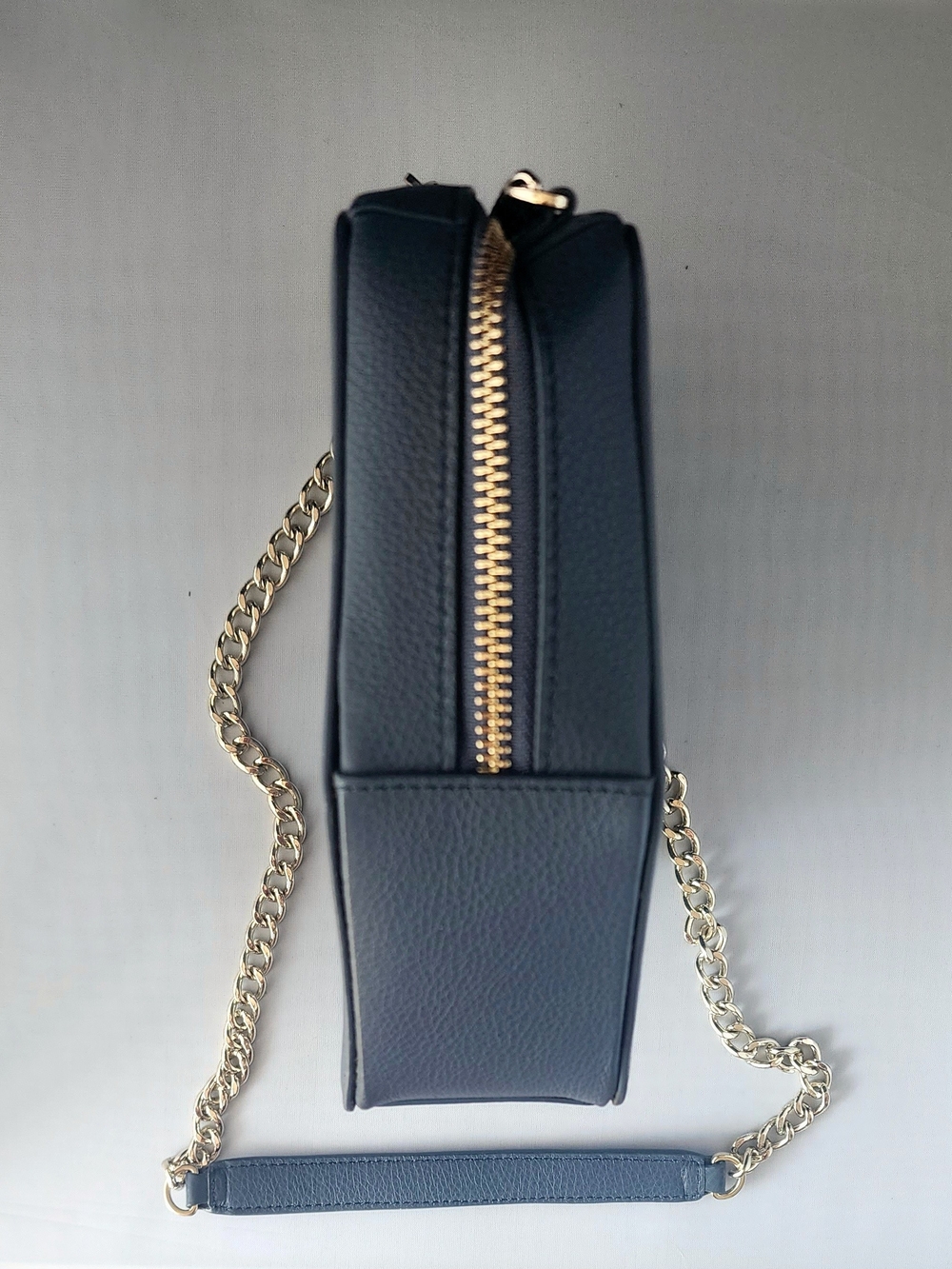 BEE & KIN 'SIDEKICK' Blue Hexagon Crossbody with Gold Chain Strap - Picture 4 of 8